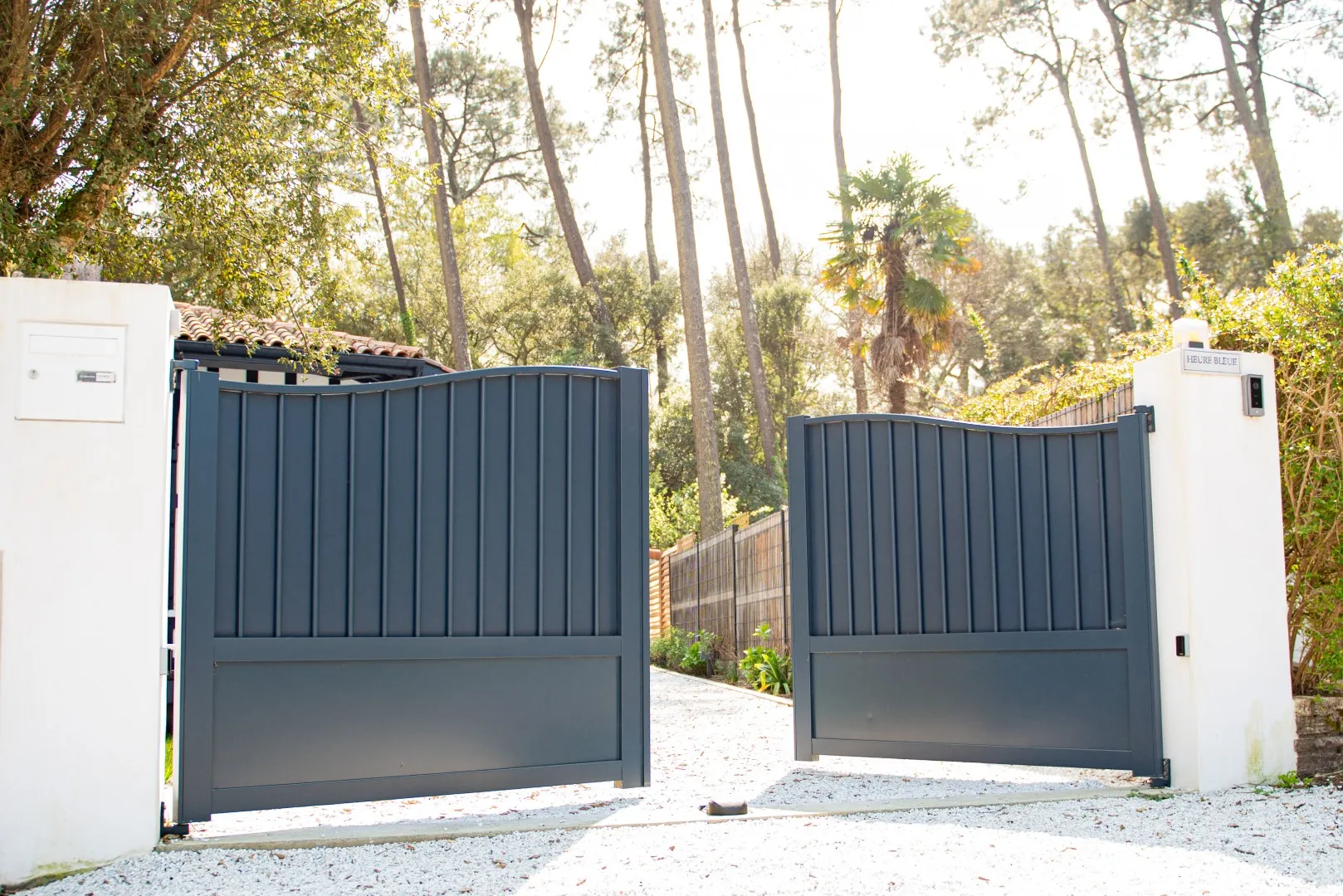 pose-portail-aluminium-hossegor